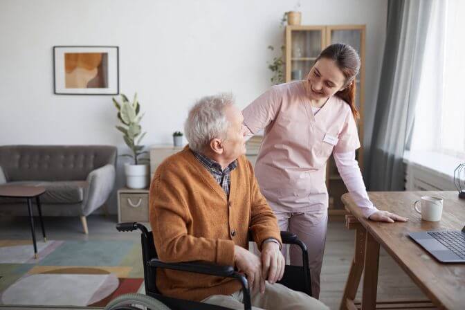 5 Signs Your Aging Parent May Need Home Care